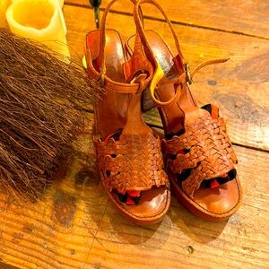 70s Wood Woven Sandals size 10